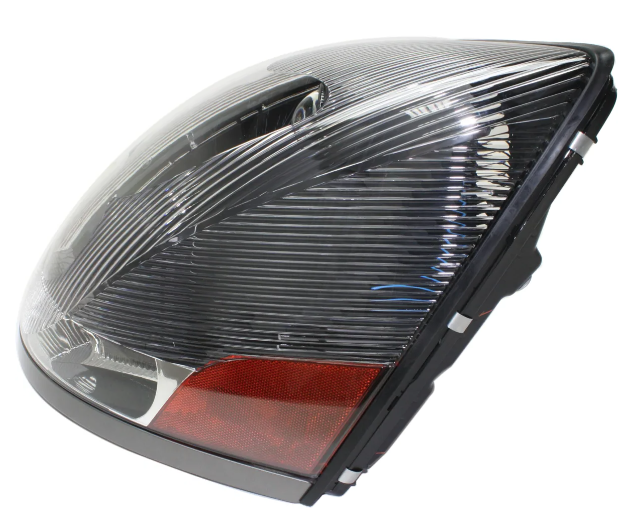 VOLVO VNL HEADLIGHT 2004-2017 (BLACK HOUSING) - LEFT SIDE