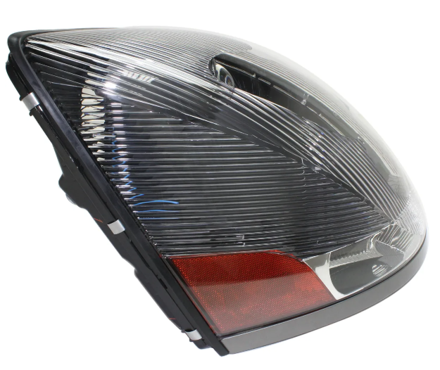 VOLVO VNL HEADLIGHT 2004-2017 (BLACK HOUSING) - RIGHT SIDE