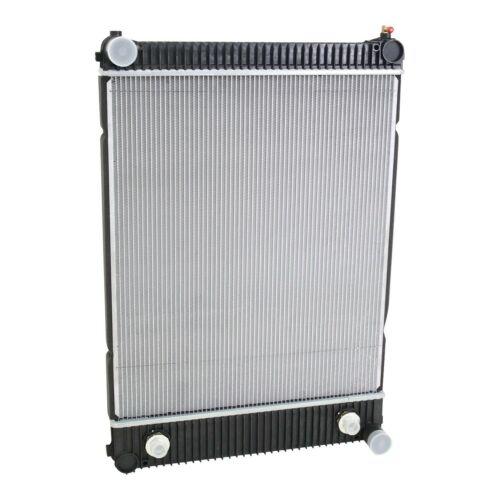 FREIGHTLINER M2 106 BUSINESS CLASS PLASTIC/ALUMINIUM RADIATOR W/ OIL COOLER 2003-2009